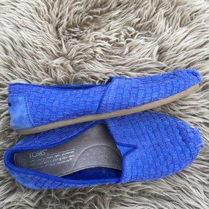 TOMS blue suede slip on shoes - size 6